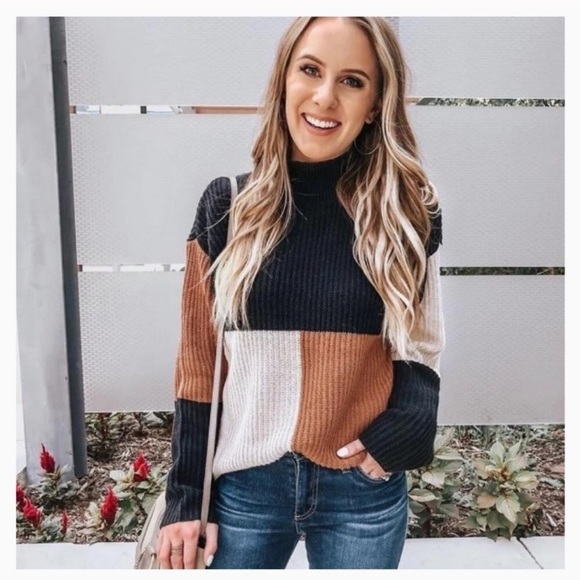 Sweaters - ✨HP✨NWT Colorblock Knit Cowl Neck Sweater Small